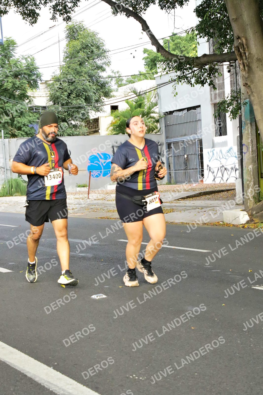 Foto de la X Carrera Leones Negros Red Cola 2026 en Rectoría General de la UdeG, Av. Juárez 976 (meta en Av. Enrique Díaz de León y Pedro Moreno), Guadalajara a las 08:15 · dorsal 8021, 13400