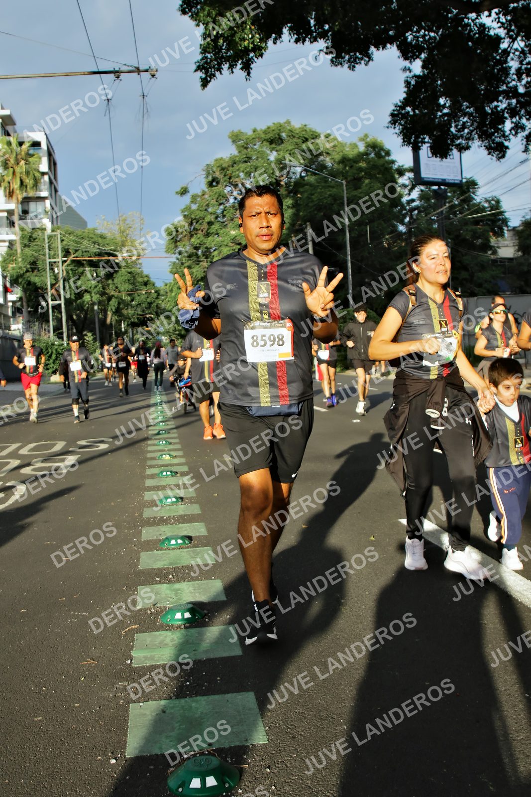 Foto de la X Carrera Leones Negros Red Cola 2026 en Rectoría General de la UdeG, Av. Juárez 976 (meta en Av. Enrique Díaz de León y Pedro Moreno), Guadalajara a las 07:42 · dorsal 8598, 10