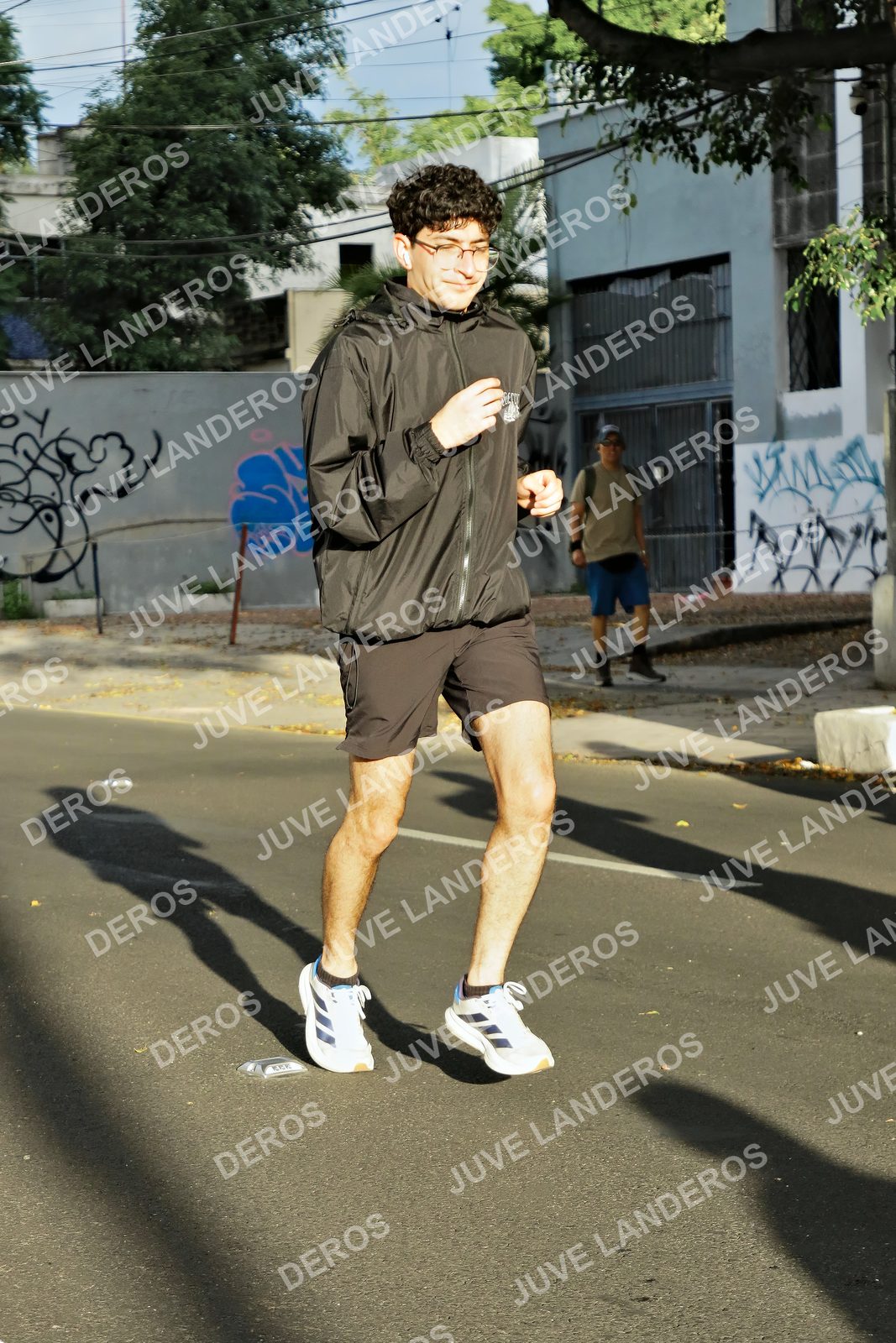 Foto de la X Carrera Leones Negros Red Cola 2026 en Rectoría General de la UdeG, Av. Juárez 976 (meta en Av. Enrique Díaz de León y Pedro Moreno), Guadalajara a las 07:42